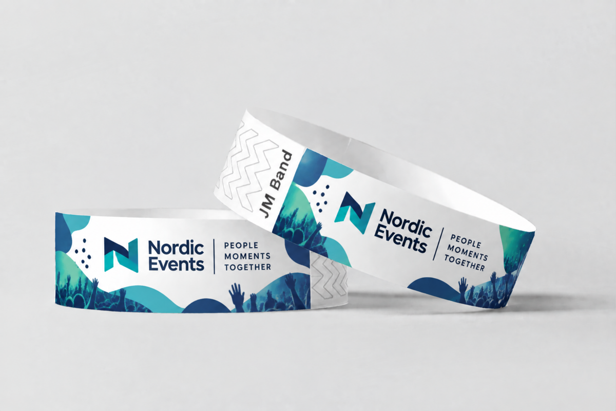 Kaks paberkäepaela täisvärvilise sinakasrohelise ürituse logoga